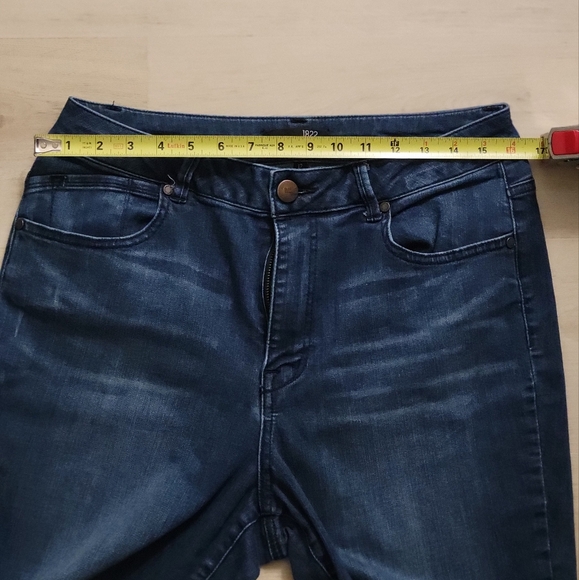 1822 Women's Blue Jeans With Stretch Size 12 EUC - Picture 5 of 6